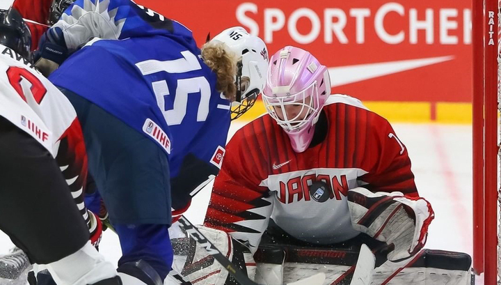 Коронавирус отменил женский чемпионат мира по хоккею