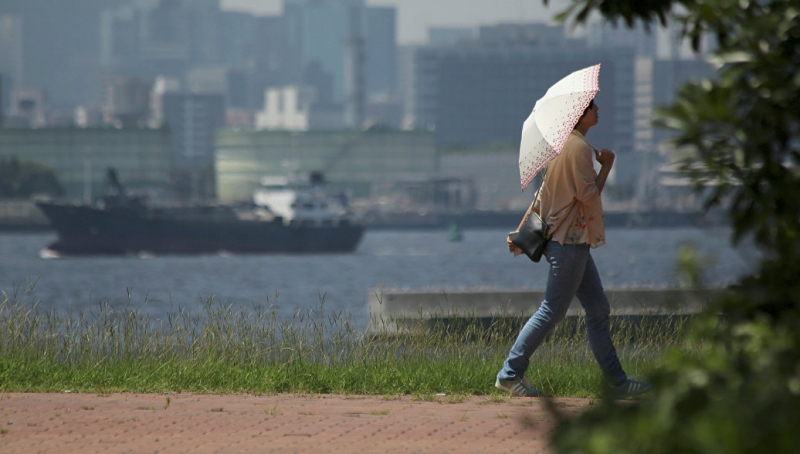 В Японии четыре человека погибли за сутки из-за жары, сообщили СМИ
