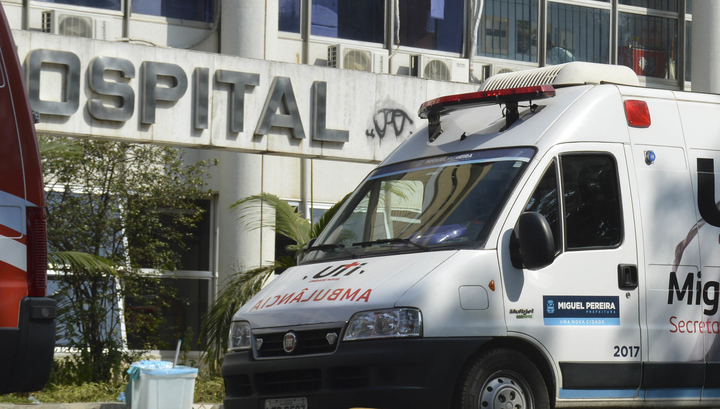 Три пациента скончались при эвакуации из больницы в Рио-де-Жанейро