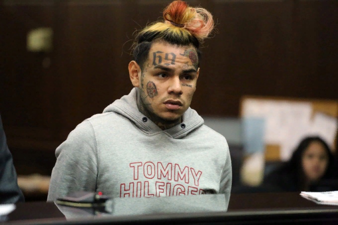 ФБР посадила 6ix9ine в тюрьму, ему грозит 32 года