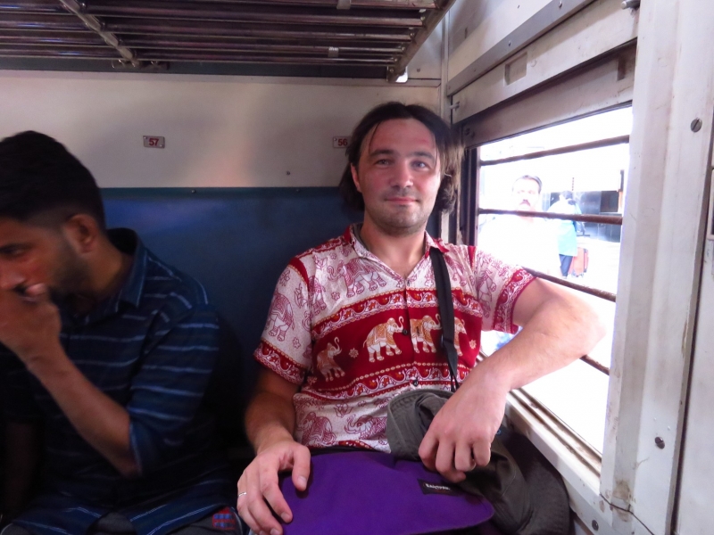 Обрёл первый опыт езды по индийским железным дорогам